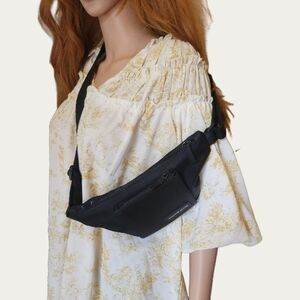 Amanda Smith Classic Black Belt Bag, NYLON Twill EUC